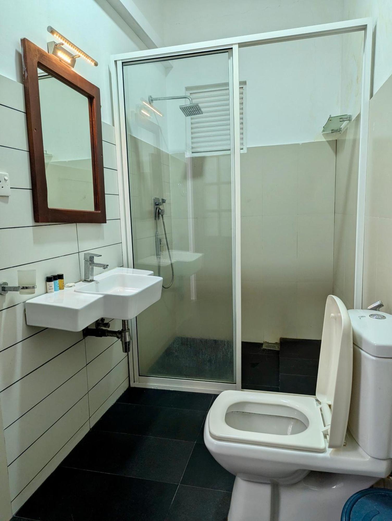 Bliss Apartment Hikkaduwa Exterior photo